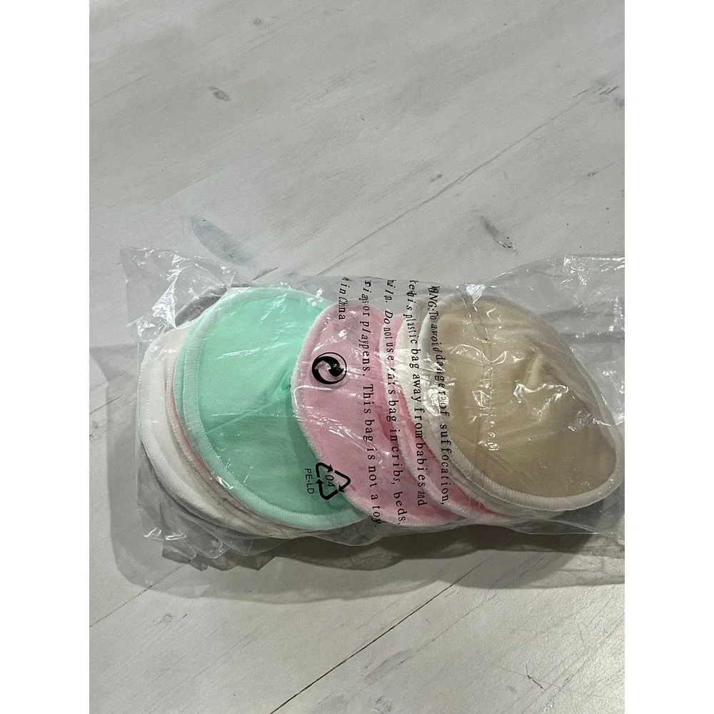 Brand new Breastfeeding Nursing‎ Pads and laundry bag